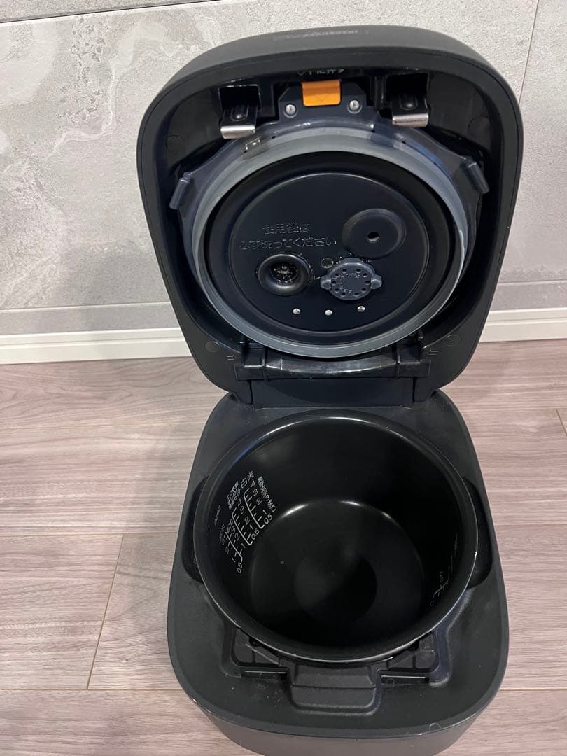 y*i様 炊飯器 NW-US07 黒色 炎舞炊き