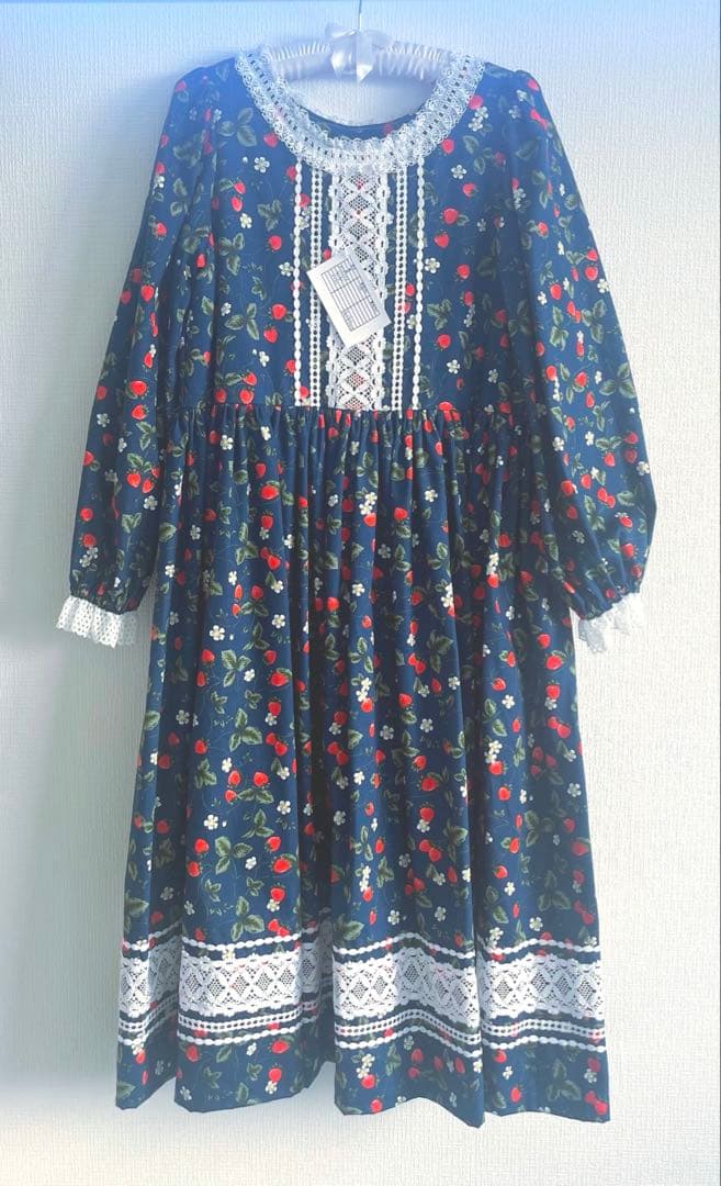 新品 メルヘンティカ ストロベリー・ミルフィーユワンピース ネイビー 長袖