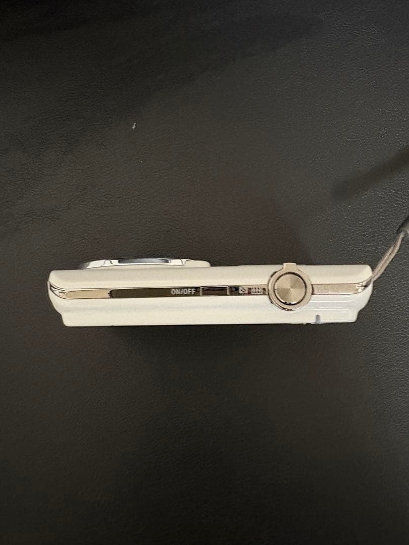 CASIO EXILIM 16.1MP コンパクトデジタルカメラ