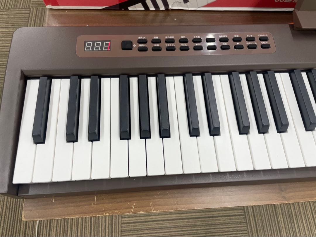 電子ピアノ　88鍵盤　充電タイプ　スリム軽量 マホガニー