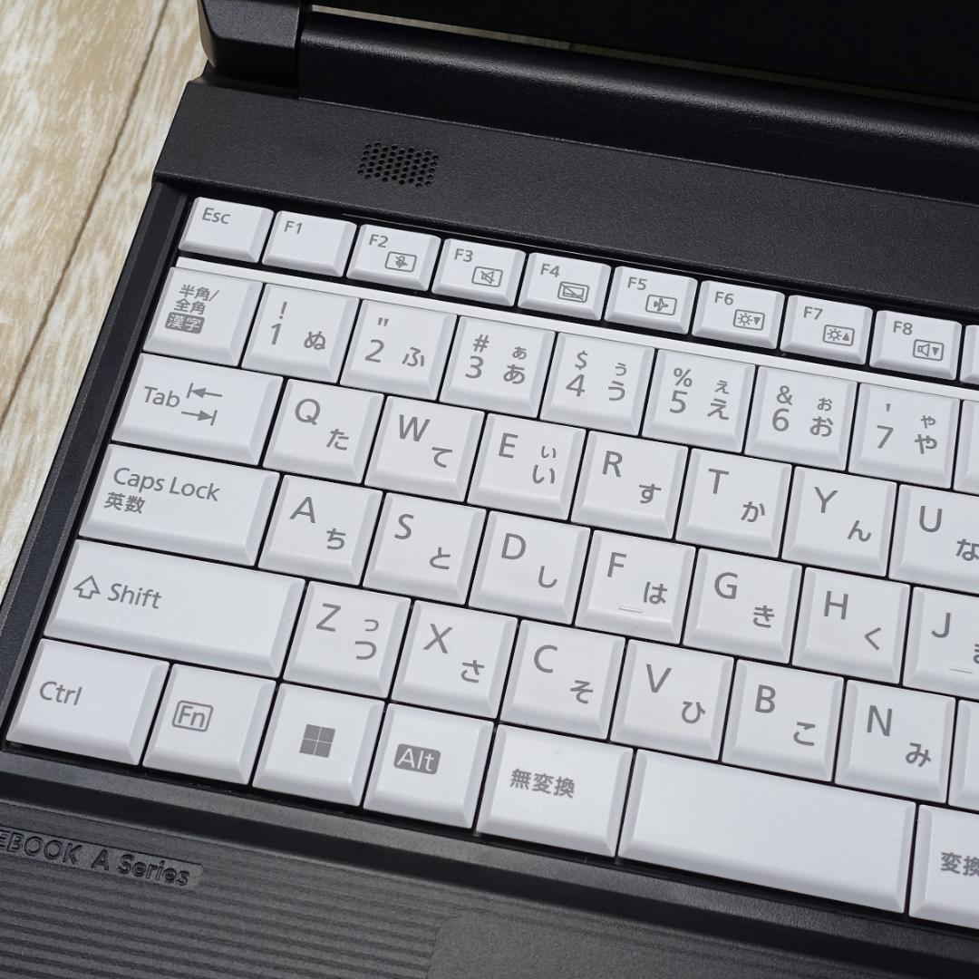 МＳオフィス付きで美品のほぼ現行モデル✨１２世代ｉ５に超高速ＳＳＤ＆大容量メモリ