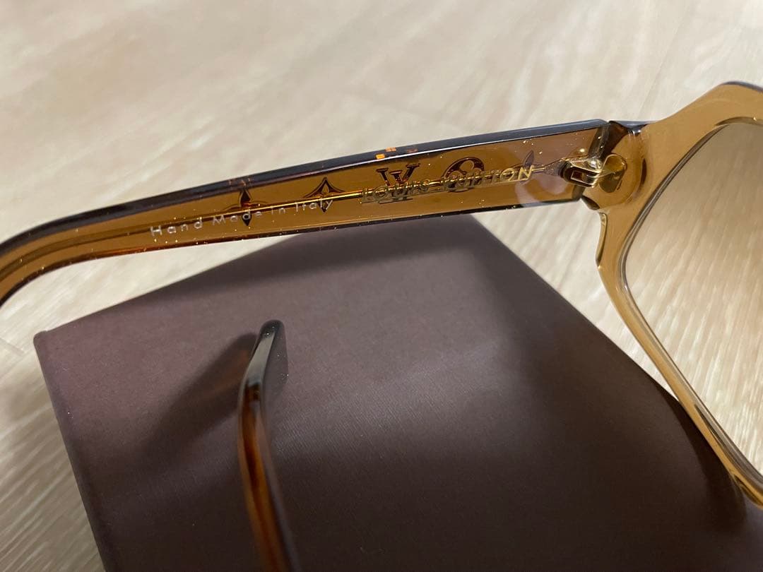 Louis Vuitton アセテートサングラス ケース付き