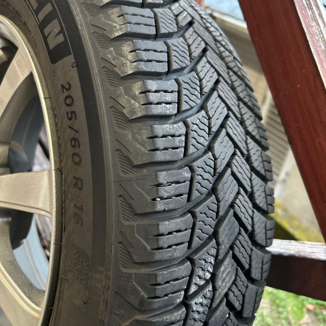 O*a様 Michelin 205/60R16 スタッドレスタイヤセット 引き取