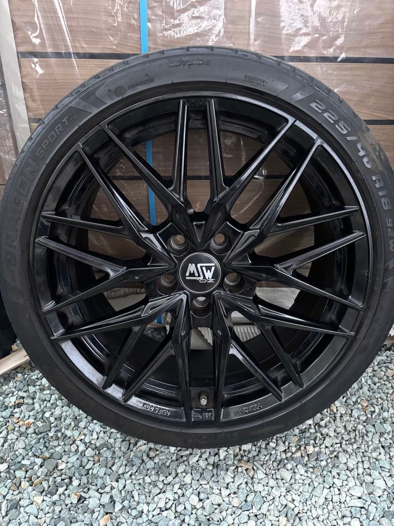 MSW OZ ブラック 225/40 R18 ホイールセット 4本