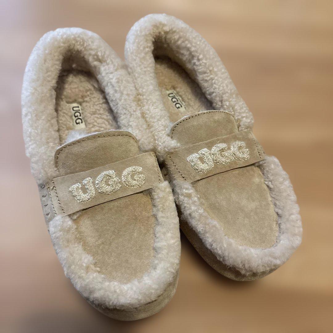 新品⭐︎未使用アグUGG ローファー 24.5cmロゴ入り38サイズ