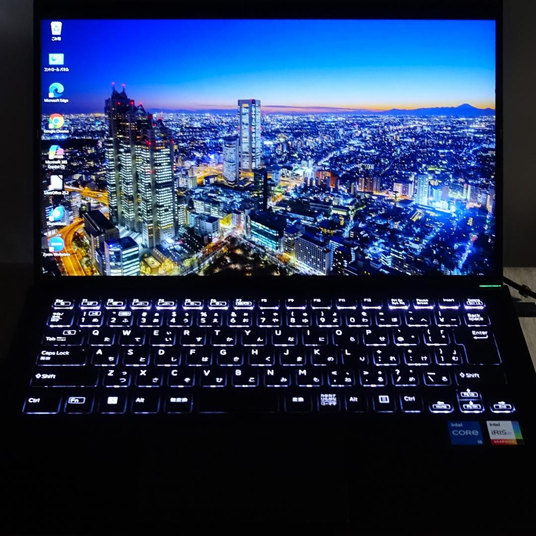 使用時間僅少で極美品の薄型軽量ＰＣ✨１１世代ｉ５に超高速新品ＳＳＤ１ＴＢ✨ＬＴＥ