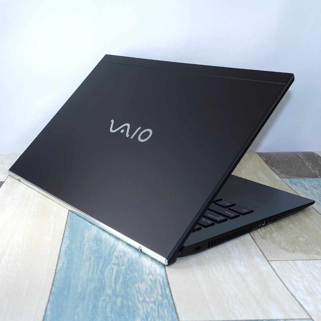 使用時間僅少で極美品の薄型軽量ＰＣ✨１１世代ｉ５に超高速新品ＳＳＤ１ＴＢ✨ＬＴＥ