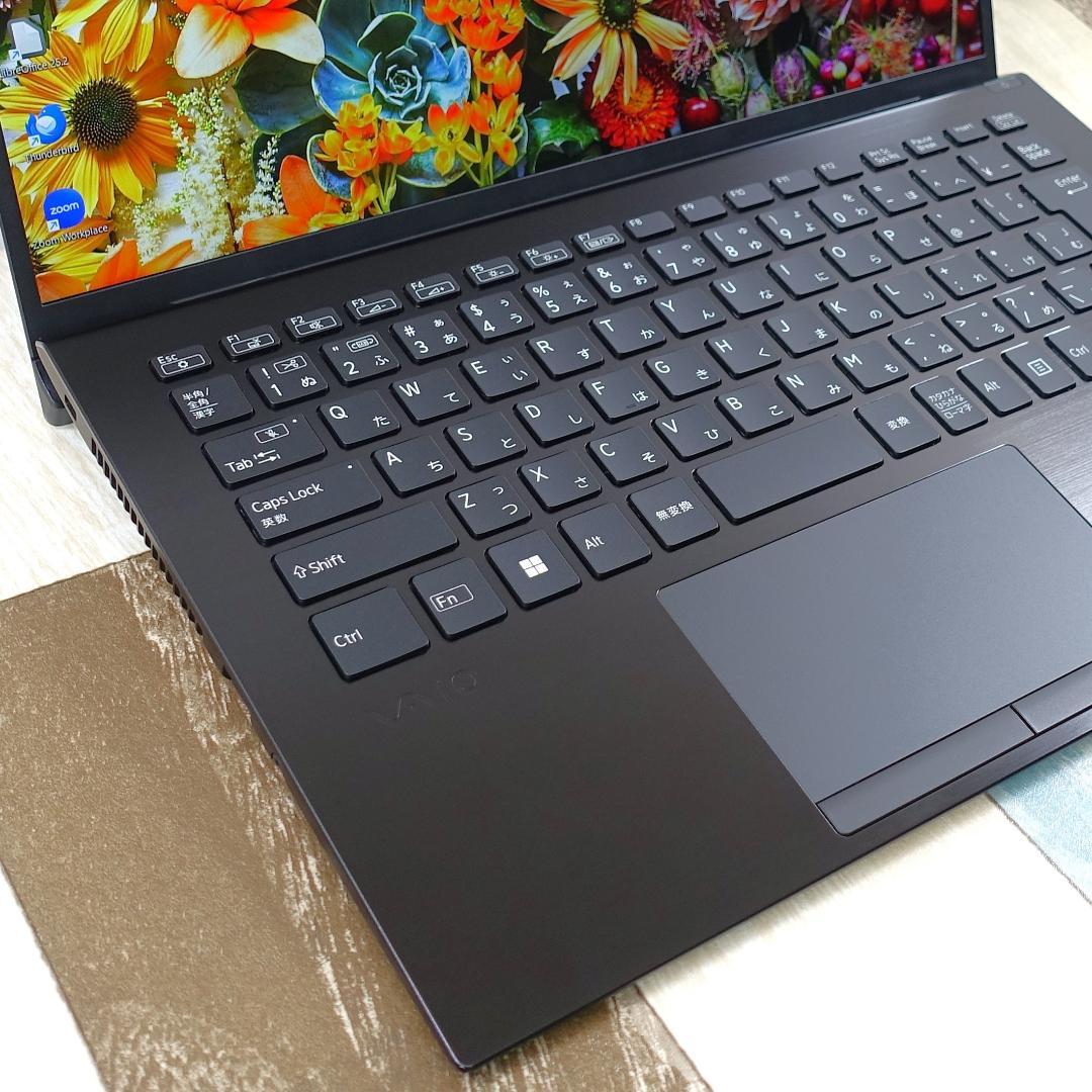 使用時間僅少で極美品の薄型軽量ＰＣ✨１１世代ｉ５に超高速新品ＳＳＤ１ＴＢ✨ＬＴＥ