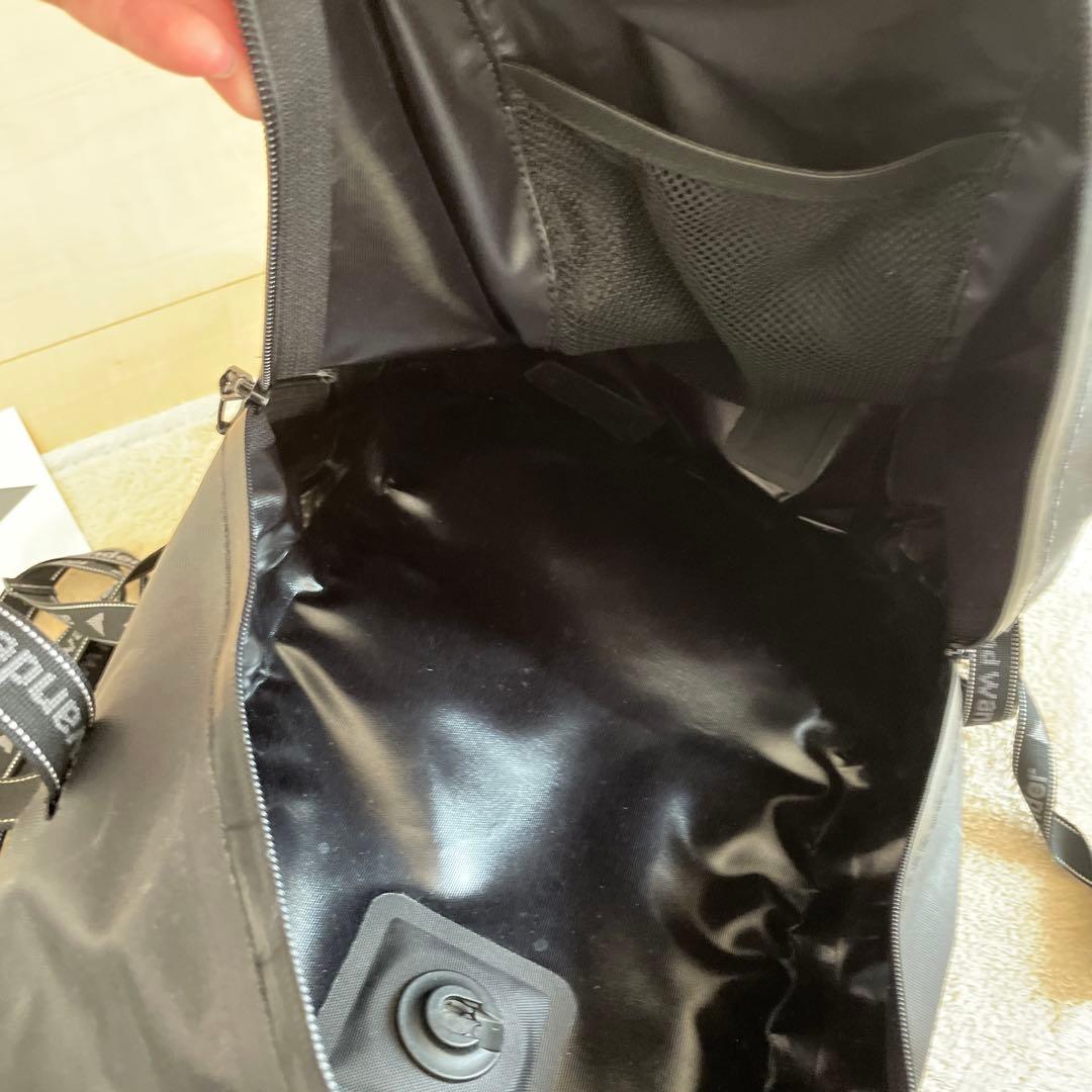 and wander ブラック リュック daypack