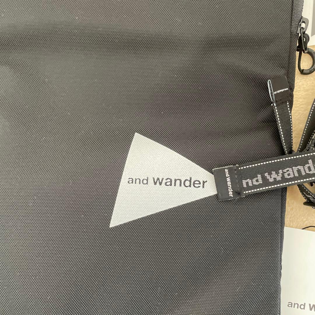 and wander ブラック リュック daypack