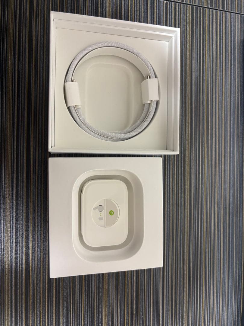 AirPods Pro 第2世代 右耳のみ ケース付き 【正規品】