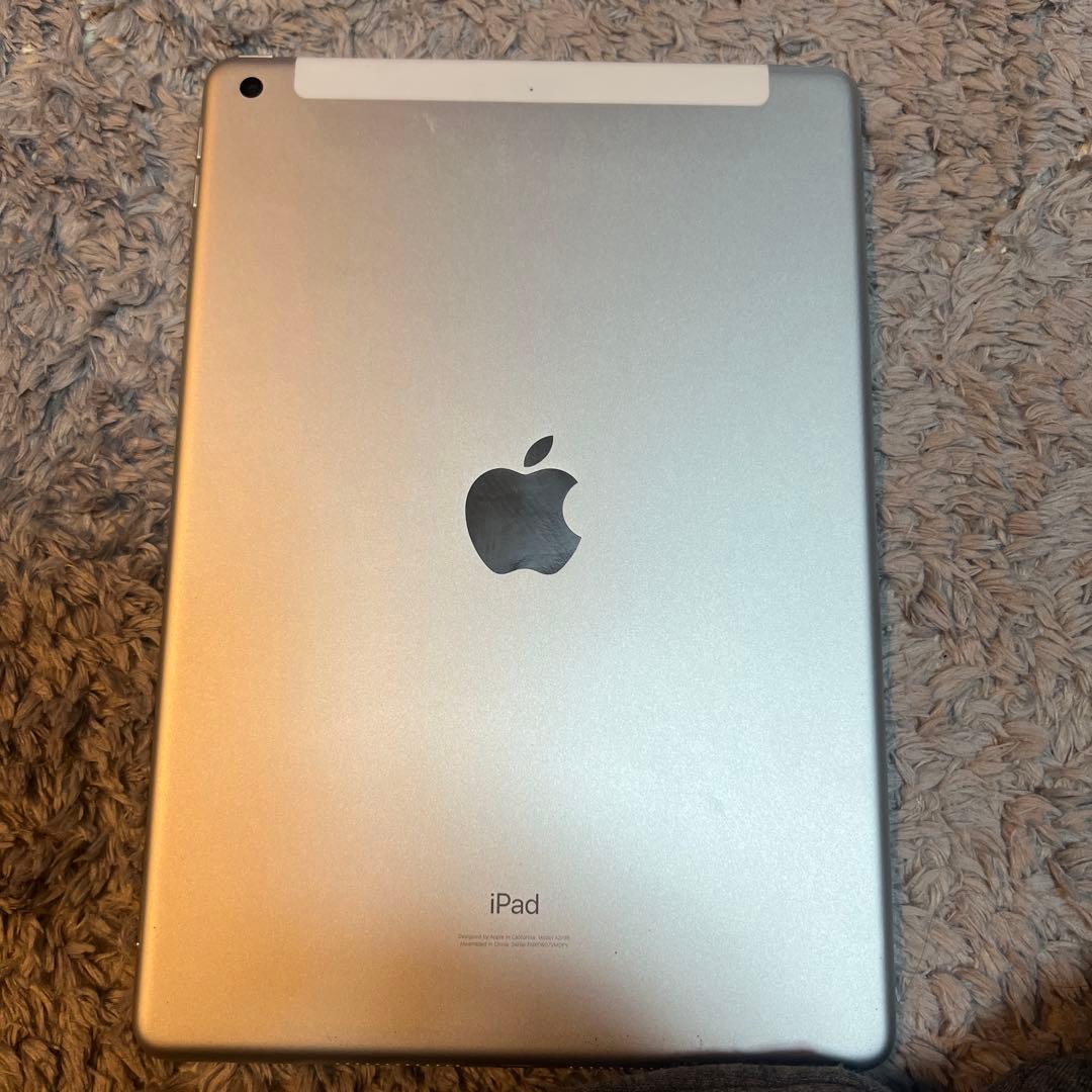 Apple iPad 10.2インチ シルバー 本体