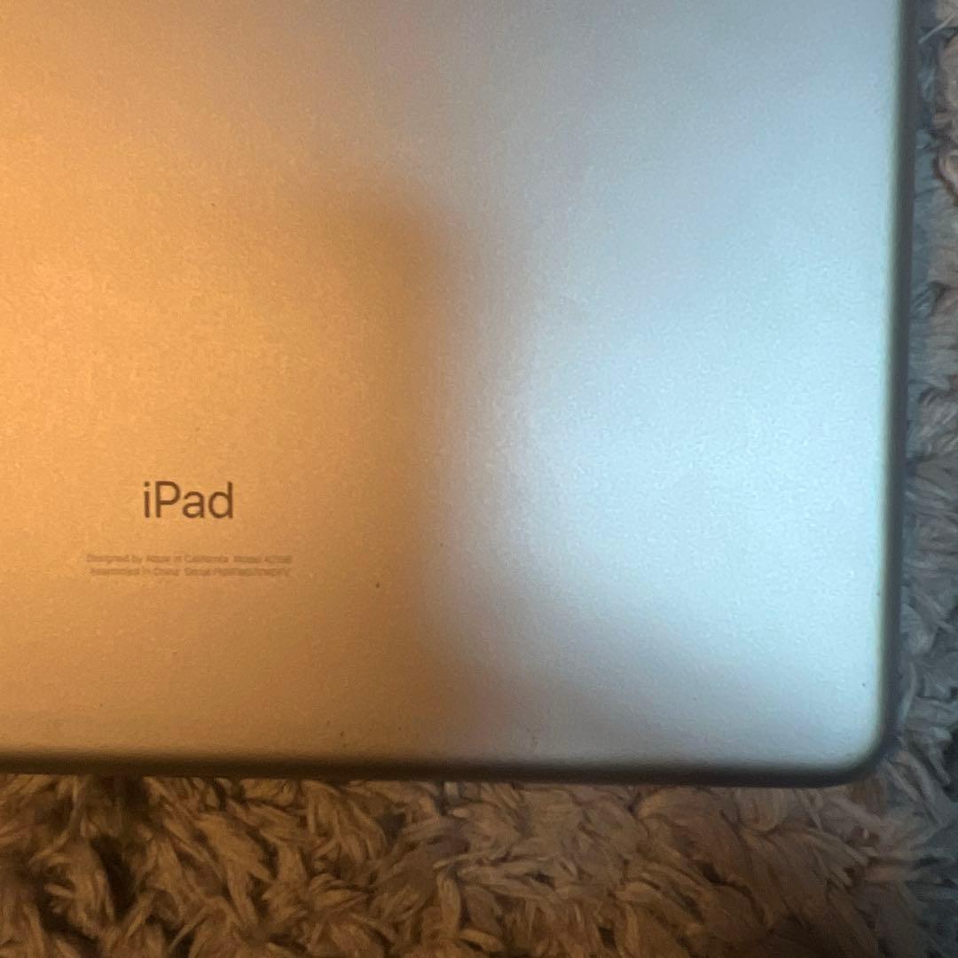 Apple iPad 10.2インチ シルバー 本体