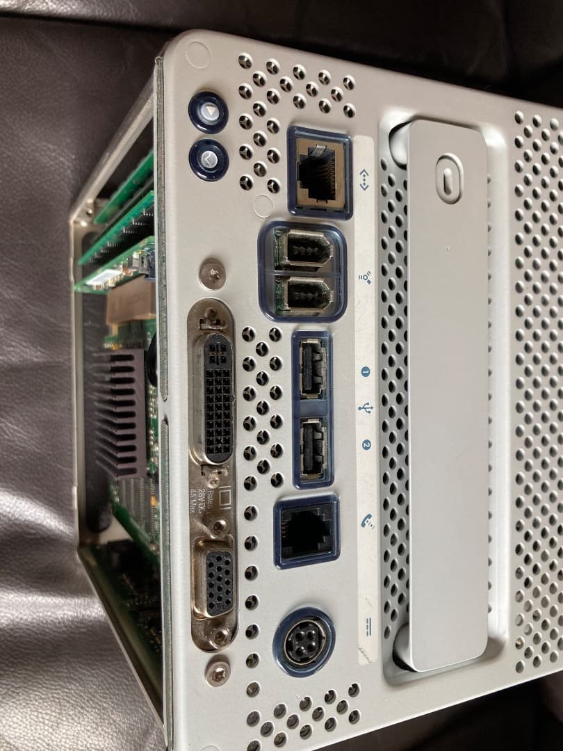 PowerMac G4 Cube 　ハードディスク40GB、メモリー1GB