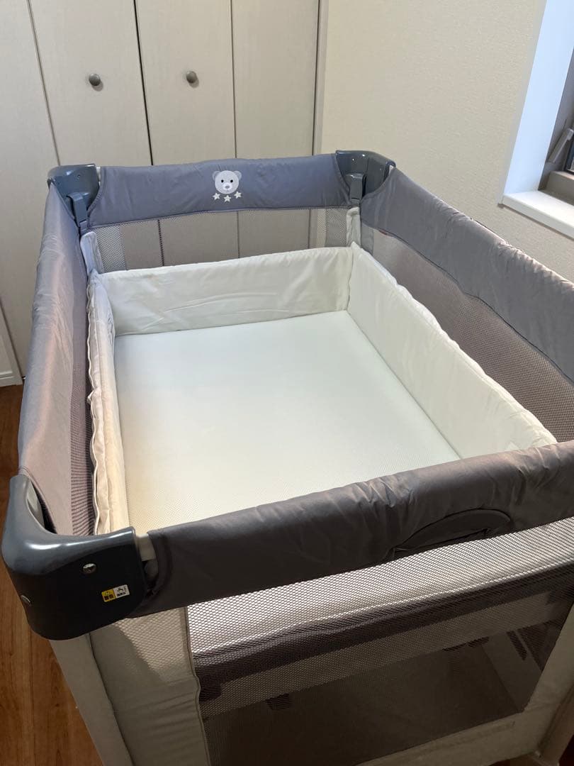 【美品】アップリカ　ココネルエアーAB グレーベア　ベビーベッド