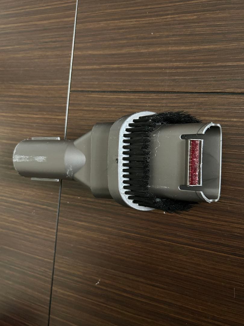 Dyson V8 Slim Fluffy+ 本体と付属品+スタンド　※ジャンク