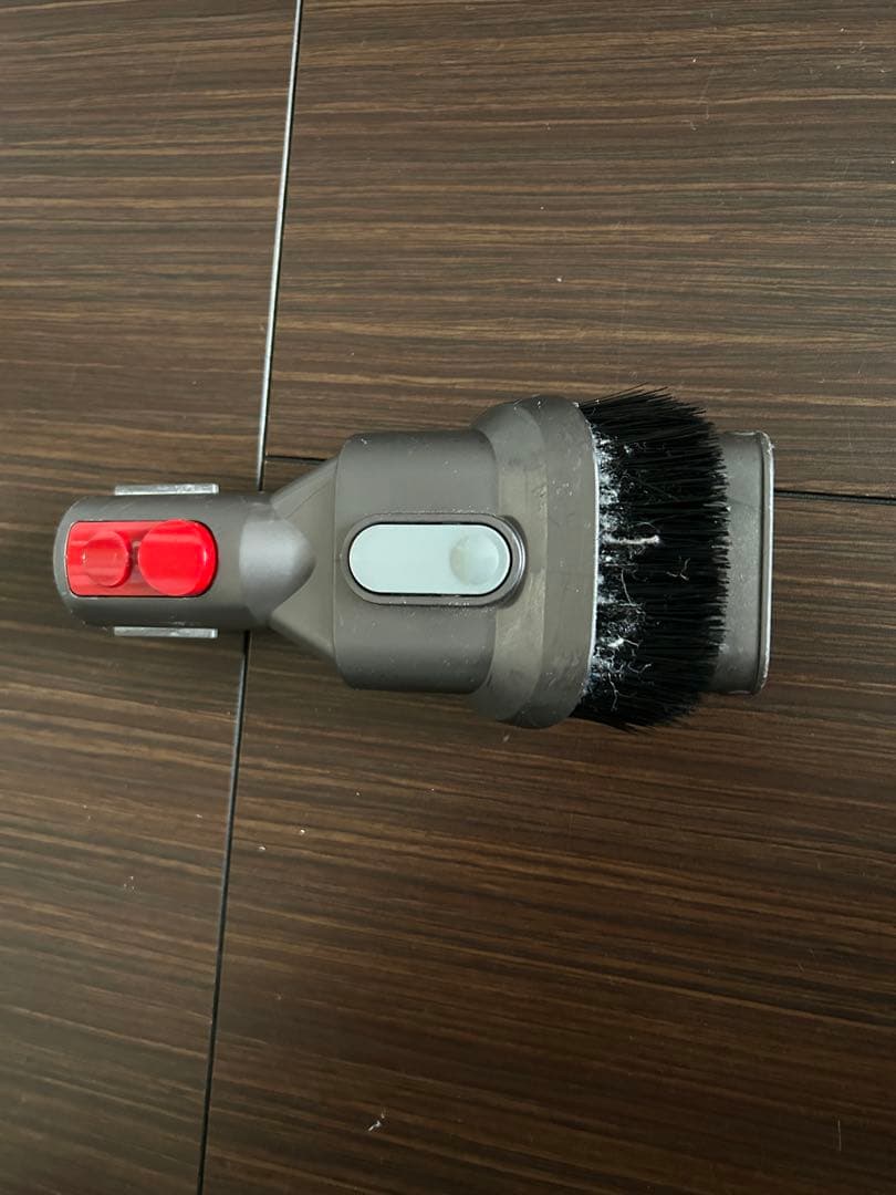 Dyson V8 Slim Fluffy+ 本体と付属品+スタンド　※ジャンク