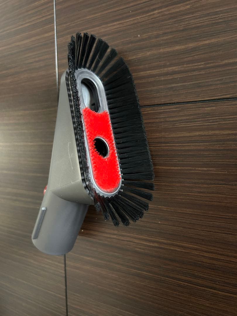 Dyson V8 Slim Fluffy+ 本体と付属品+スタンド　※ジャンク