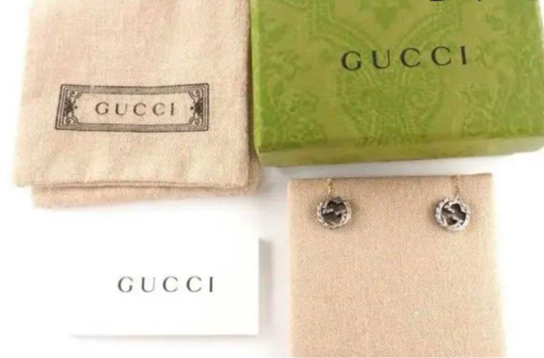 ✨GUCCI インターロッキングG シルバーピアス✨