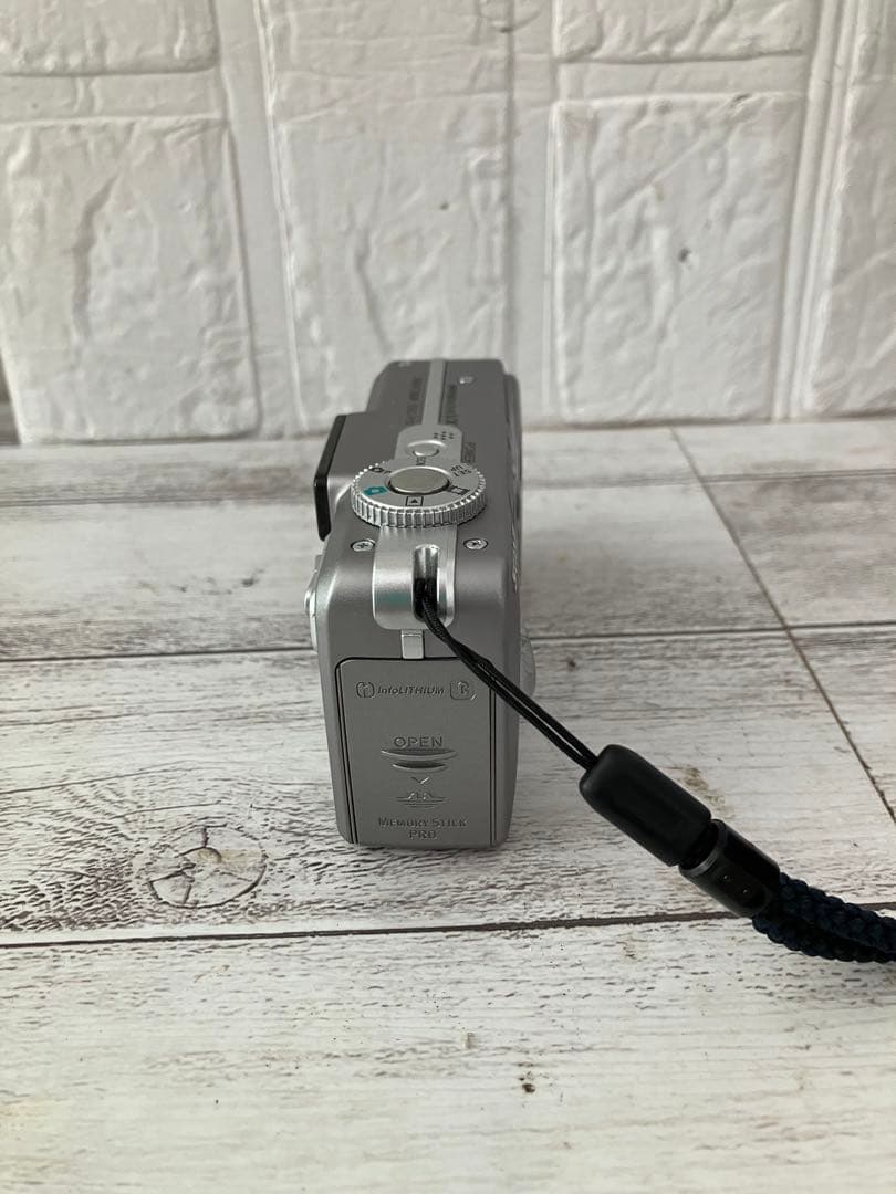 SONY Cyber-shot 5.0メガピクセル コンパクトデジタルカメラ