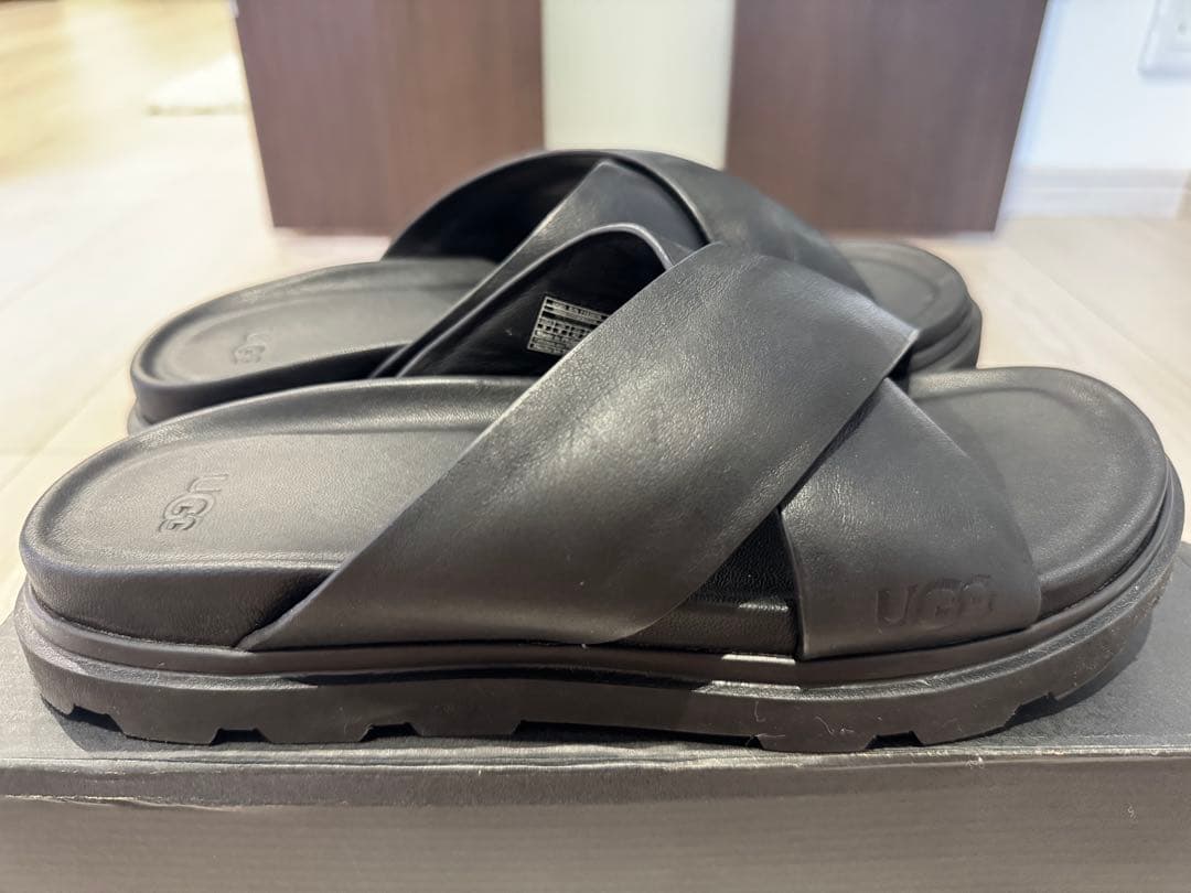 ★UGG★Capitola Cross Slide メンズ クロスサンダル