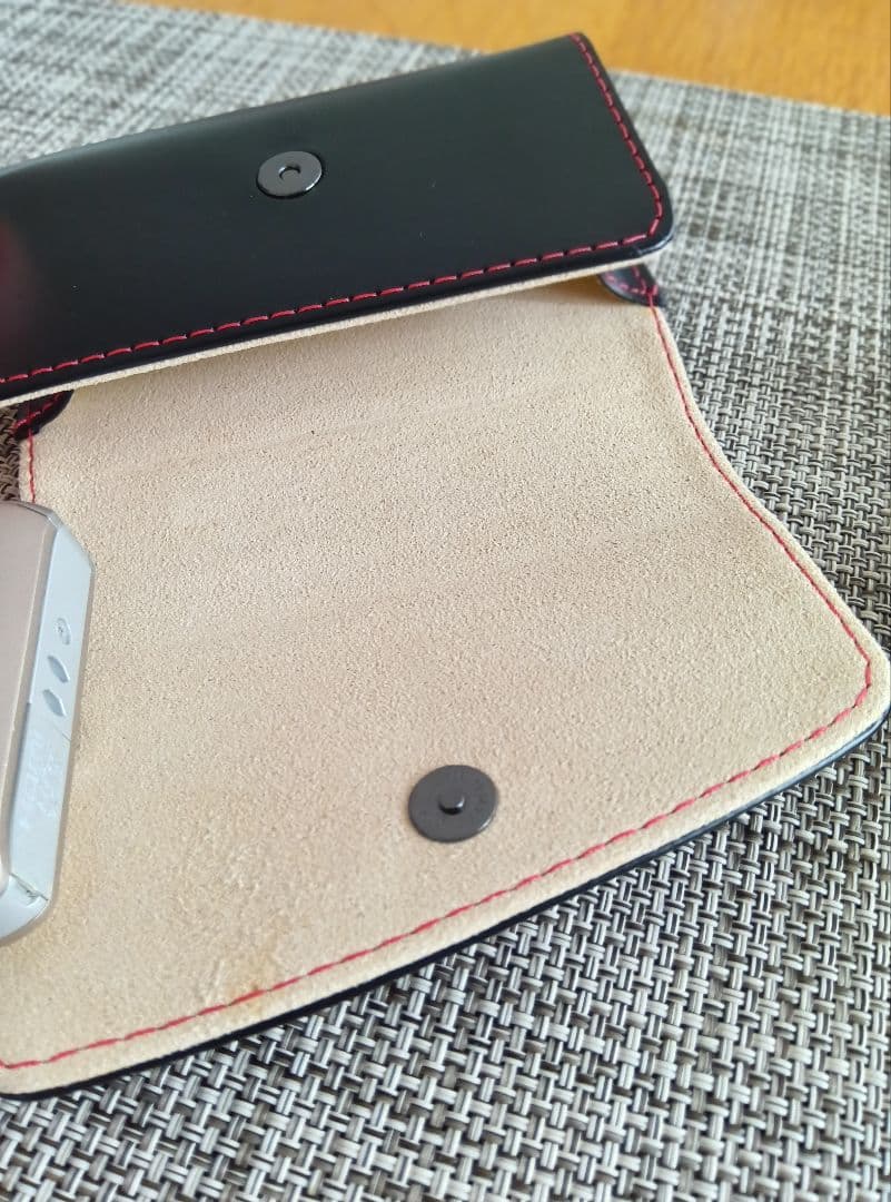 Canon デジカメ　IXY210F シルバー　ジャンク品