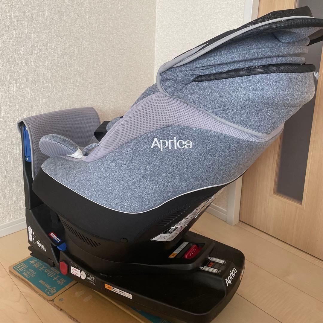 アップリカ クルリラ 回転式チャイルドシート
