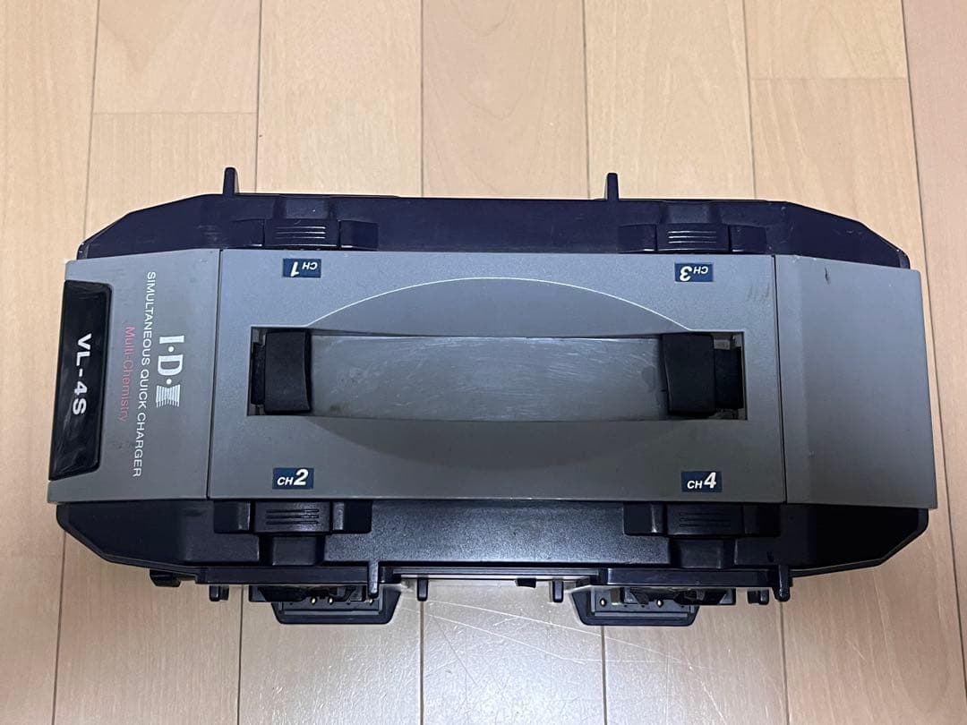 IDX VL-4S 4連チャージャー 【持ち手無し】