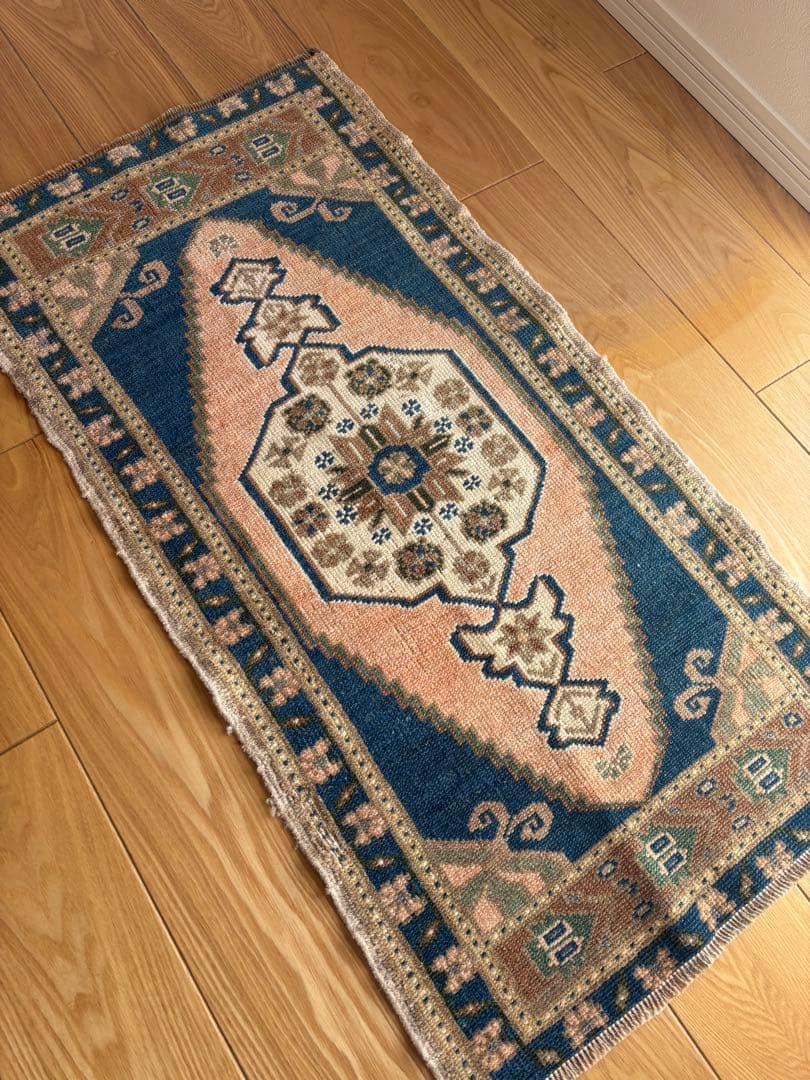 値下げ！トルコヴィンテージラグ　53×101 ネイビー&ピーチカラー