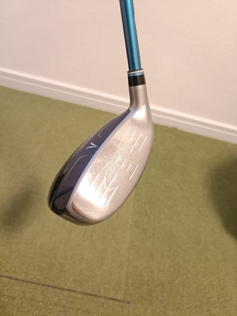 ゼクシオ ユーティリティ6番28度 ブルー