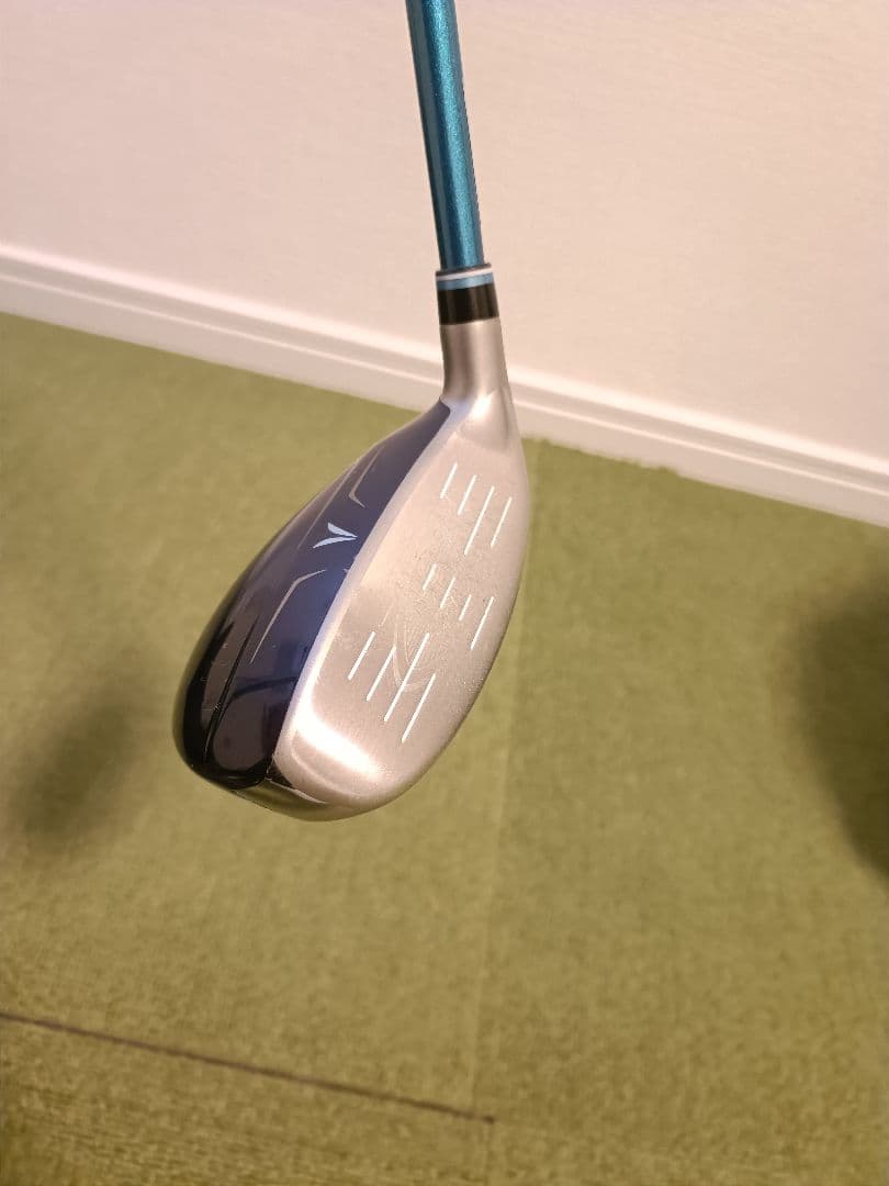 ゼクシオ ユーティリティ6番28度 ブルー