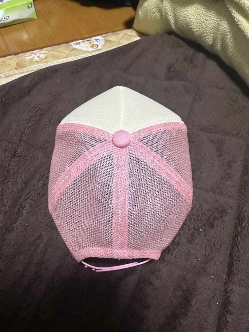 ぬ*て様 ピンクメッシュキャップ スタッズ付き