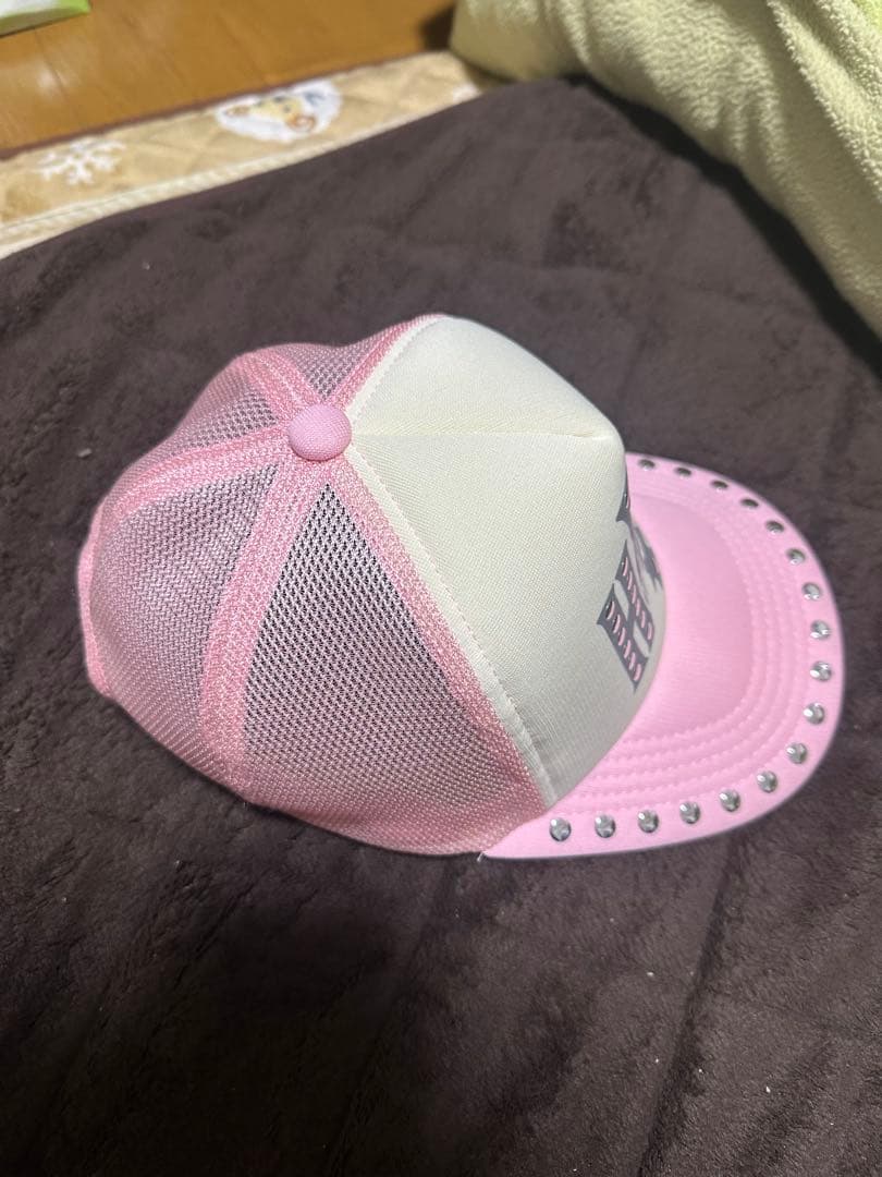 ぬ*て様 ピンクメッシュキャップ スタッズ付き
