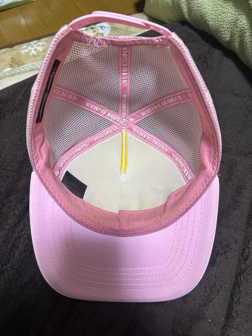 ぬ*て様 ピンクメッシュキャップ スタッズ付き