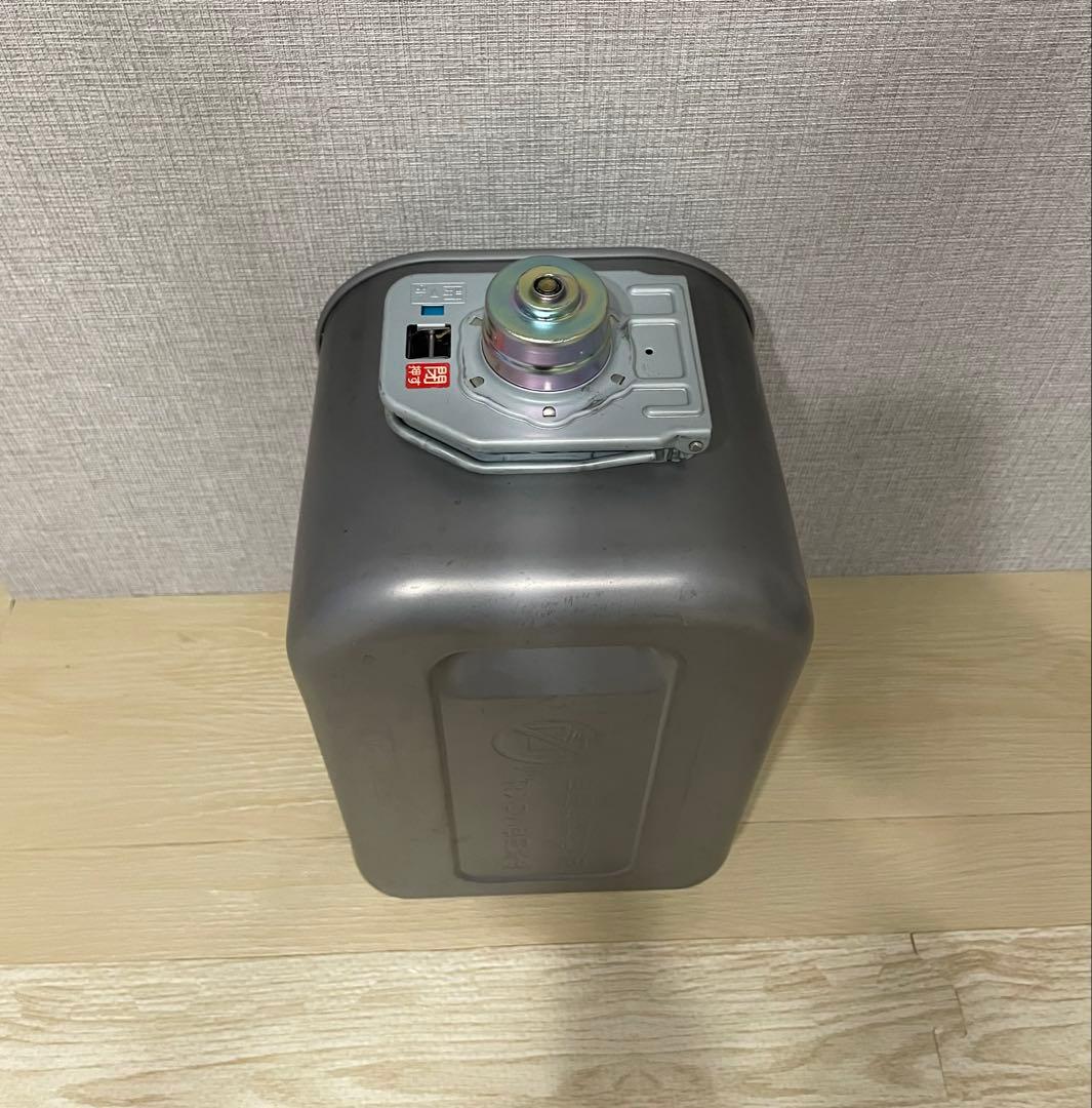 石油ファンヒーター ホワイト 2013年製