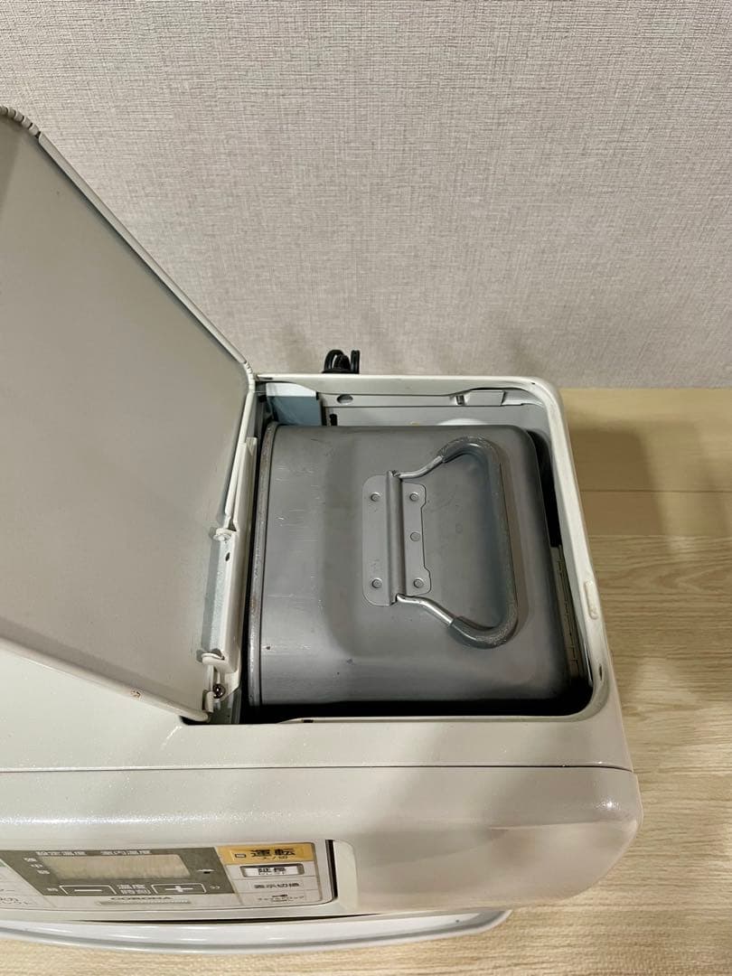 石油ファンヒーター ホワイト 2013年製