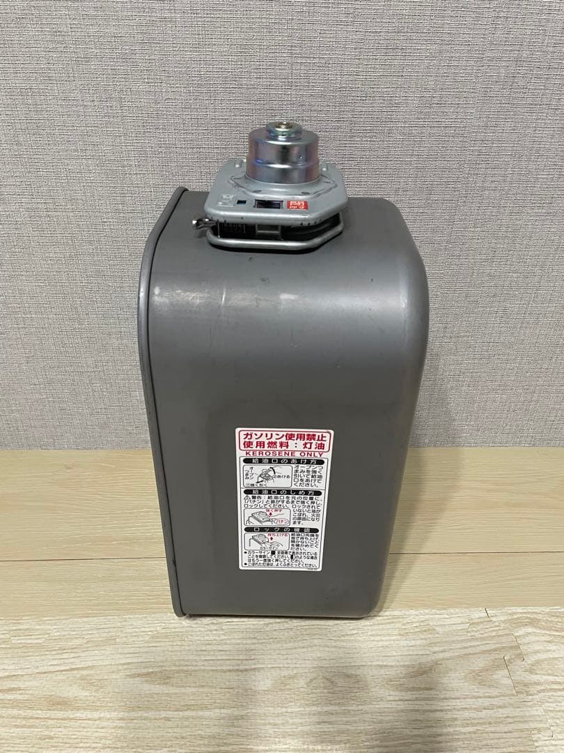 石油ファンヒーター ホワイト 2013年製