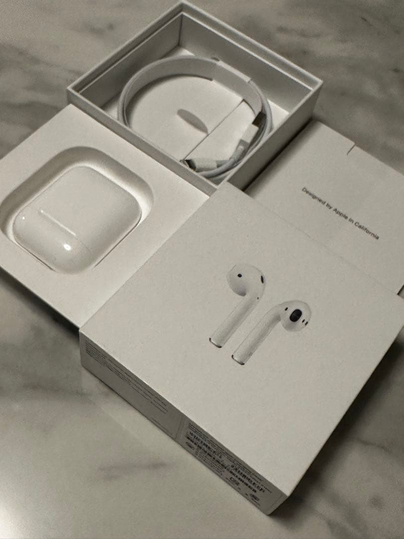 イヤホン AirPods with Charging Case MV7N2J/A