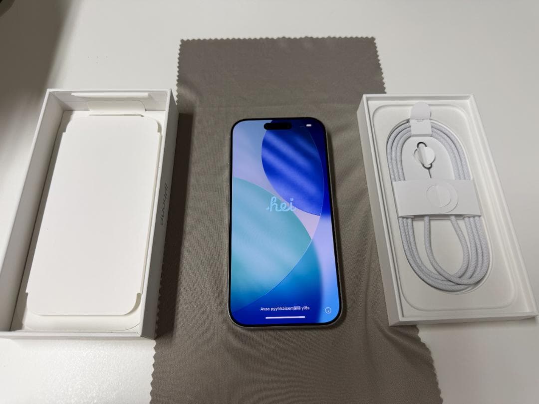 iPhone16 Pro 256GB ホワイトチタニウム SIMフリー