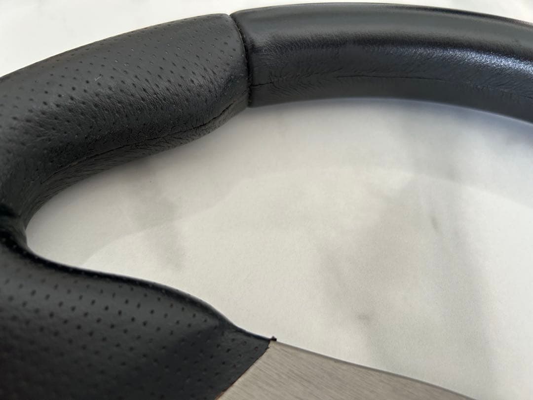 MOMO RACE（クイックリリースボス、ホーンボタン付き）　D35