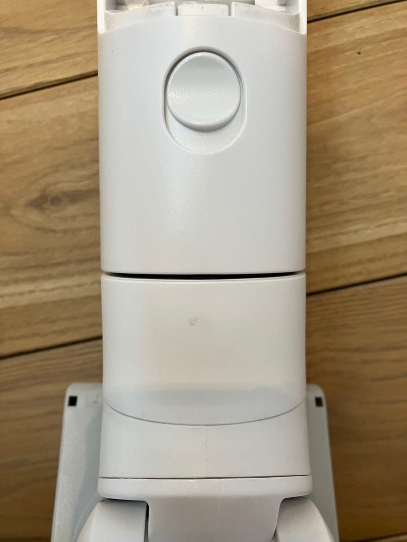 Panasonic セパレート型コードレス掃除機　MC-NS10K