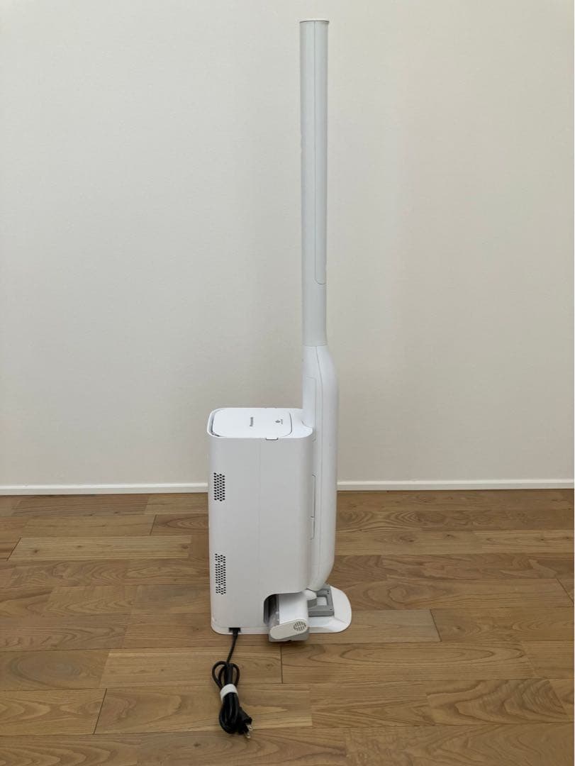 Panasonic セパレート型コードレス掃除機　MC-NS10K