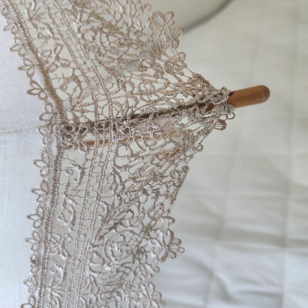 近沢レース　日傘　白　アイボリー　清楚　撮影　刺繍　ゴールド