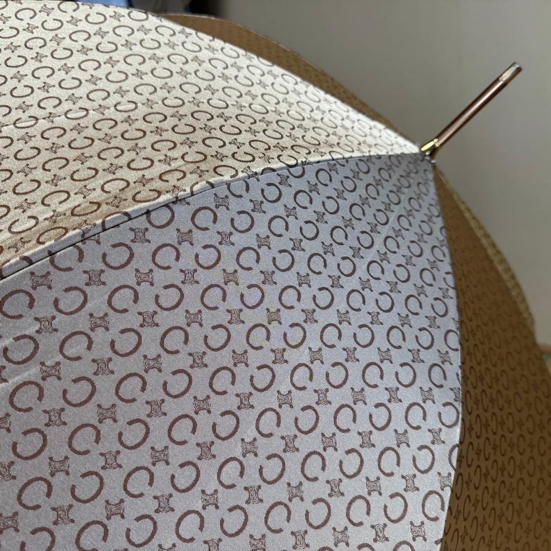 美品 CELINE セリーヌ Cマカダム総柄 長傘 ロゴ金具付き 雨傘