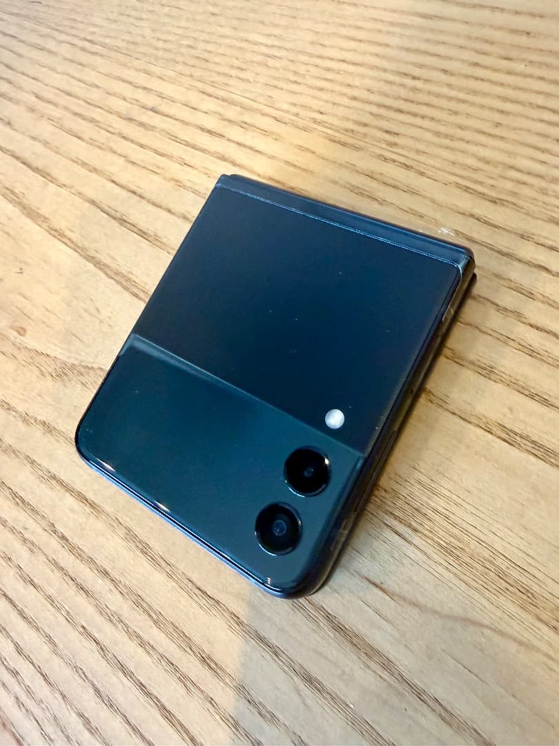 Galaxy Z Flip3 5G SCG12 /未使用に近い