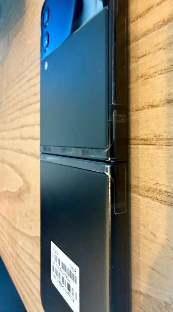Galaxy Z Flip3 5G SCG12 /未使用に近い