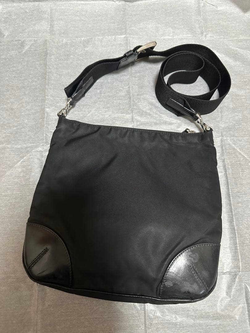 良品　美品　PRADA ショルダーバッグBK