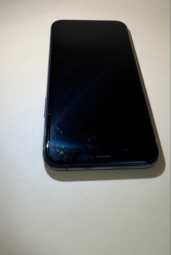 iphone 11pro 64GBミッドナイトグリーン　バッテリー100%