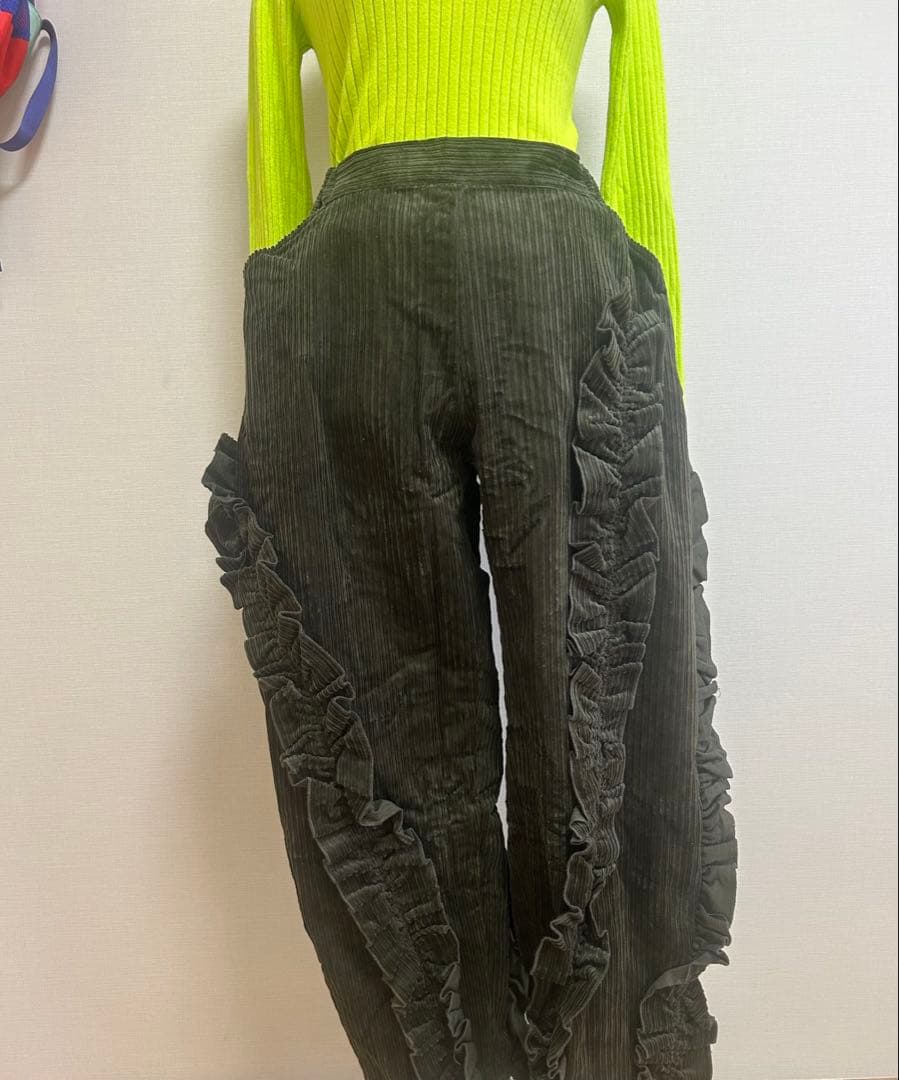 unica コーデュロイアシメフリルパンツ　カーキ　　　LADIES