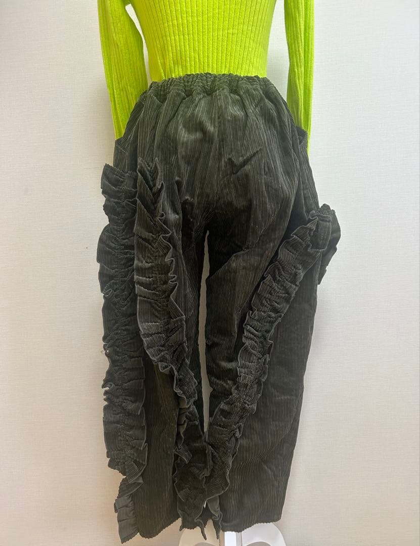 unica コーデュロイアシメフリルパンツ　カーキ　　　LADIES